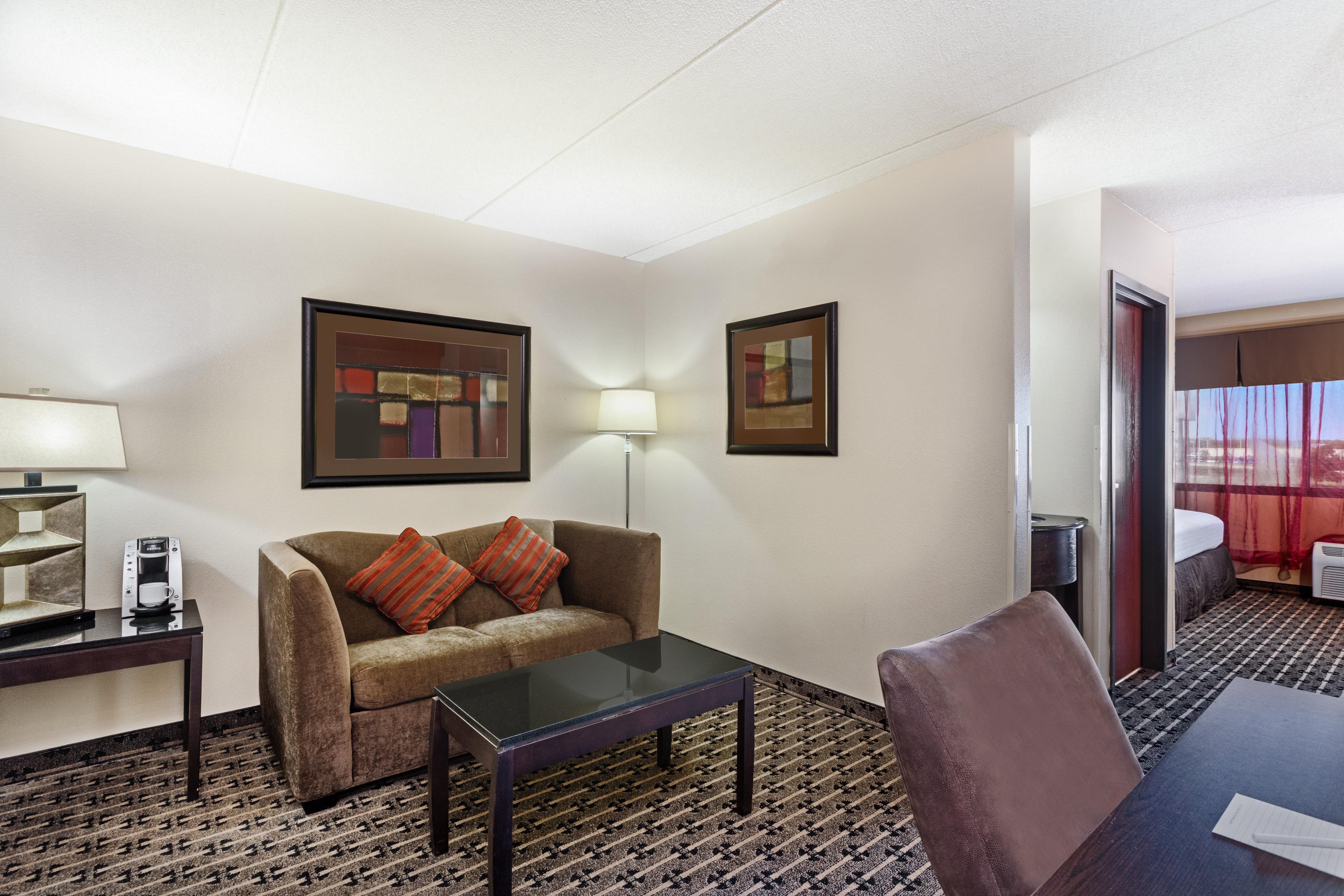 Crowne Plaza Milwaukee South By Ihg Hotel Kültér fotó