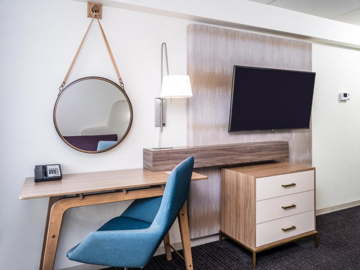 Crowne Plaza Milwaukee South By Ihg Hotel Kültér fotó