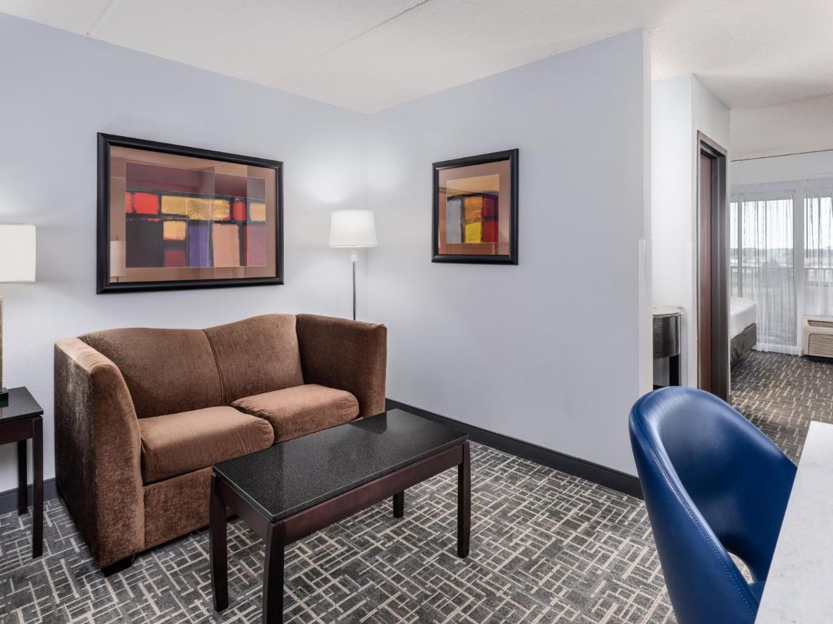 Crowne Plaza Milwaukee South By Ihg Hotel Kültér fotó