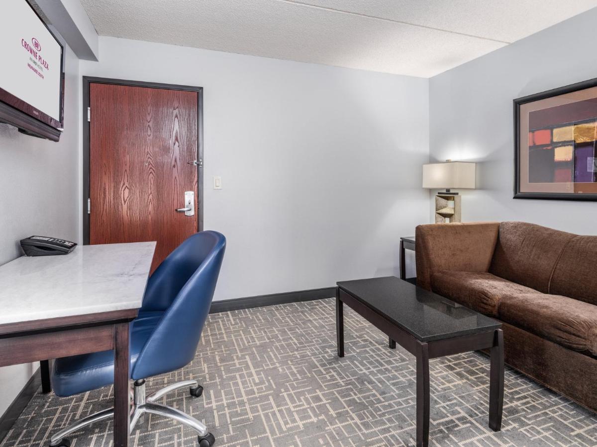 Crowne Plaza Milwaukee South By Ihg Hotel Kültér fotó